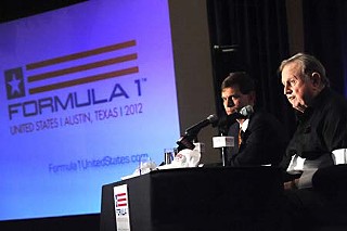 Tavo Hellmund and Red McCombs at Tuesday's press announcement