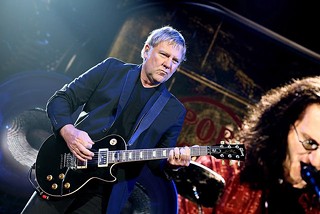 Clockwork Angels: Alex Lifeson (l) and Geddy Lee at the Frank Erwin Center, 4.23.13