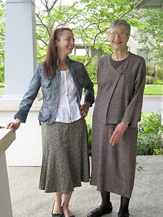 Natalie de Blois (r), with architect Heidi Goebel, during a 2010 visit to Austin