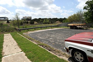 Planners aim to eliminate connectivity barriers, such as this one on Colony Loop Drive, which dead-ends at city-owned property.