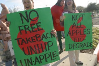 Now that Dell is no longer the top target of electronic 
waste recycling activists, Apple Computer has filled 
the protest vacuum. These members of Texas 
Campaign for the Environment gathered outside the 
Austin offices of Apple in north Austin last Thursday to 
demand that Mac users not be charged a $30 fee to 
recycle their obsolete computer hardware.