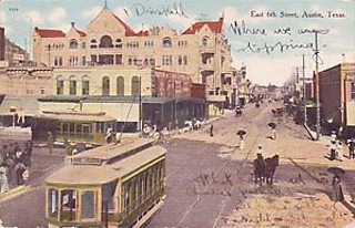 If Austin adopts streetcars, it wouldn't be the first time, as 
shown in this vintage postcard that was shown at the UT 
meeting.