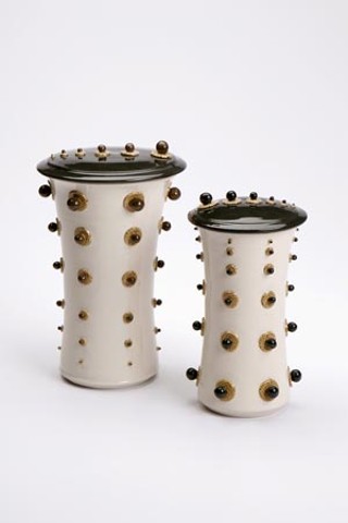 Porcelain containers by Sunyong Chung