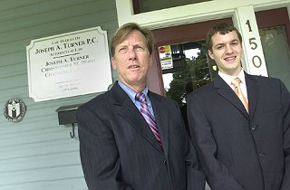 Perez's attorneys, Joseph Turner (l) and Chris Perri