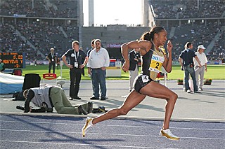 Sanya Richards – shown here at a 2007 Berlin meet – saved the day for the U.S.