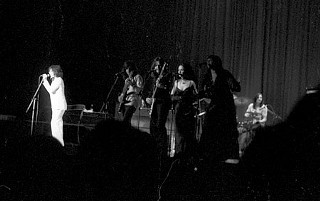 Something else: Maryann Price with the Kinks at the Shrine Auditorium in Los Angeles, May 10, 1974
