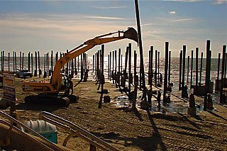 Construction begins anew at the site of the Ike-demolished Murdoch’s Bathhouse pier in Galveston, April 2009.