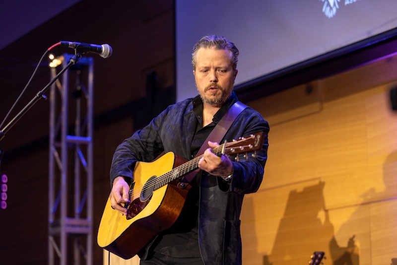 In Services of Tunes Medicine, Jason Isbell Performed at the Austin Library Very last Night: Songwriter delivers phenomenal solo set for JoyRx fundraiser – Music