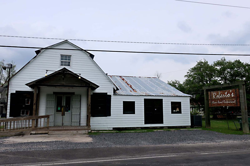 Day Trips Roberto s River Road Restaurant Baton Rouge cafe