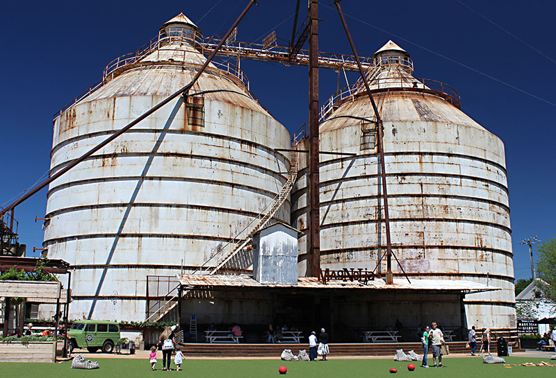 A Texas town gets its portrait on a silo