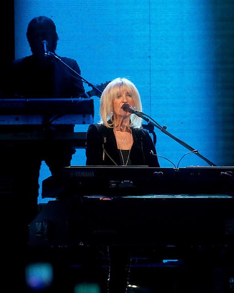 Fleetwood Mac Bewitches the Frank Erwin Center: A triumphant return for ...