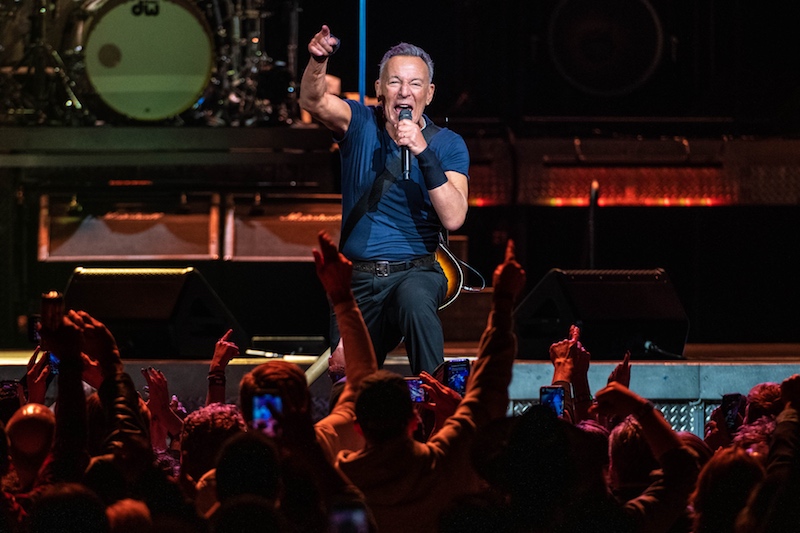 Bruce Springsteen - Nightshift (Lyrics)