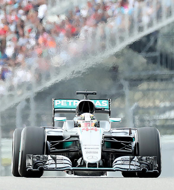 First F1 race in Austin – Hamilton beats Vettel to victory