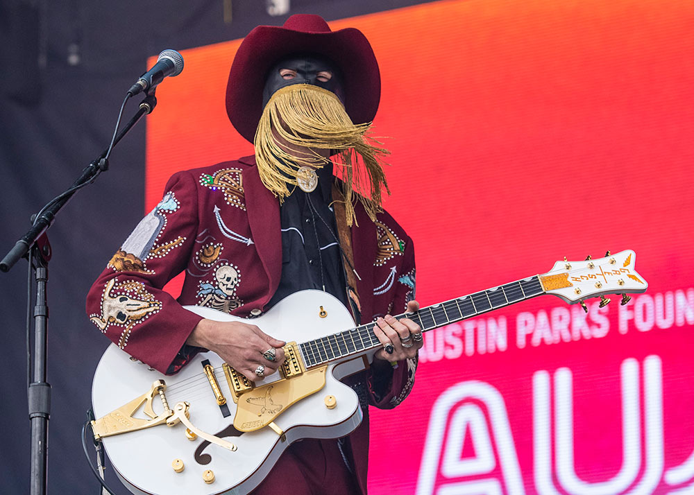 Acl Live Review Orville Peck Canadian Lone Ranger Croons N Swoons The Lonesome Frontier Music The Austin Chronicle