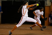 UT Softball/Baseball Food Drive