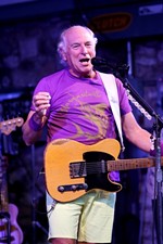 Jimmy Buffett Surfs Stubb’s