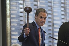 Lege Lines: Peace in Straus' House