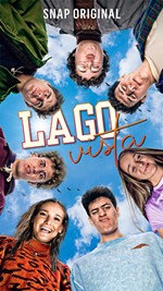 Life in Portrait Format in Snapchat Docuseries <i>Lago Vista</i>