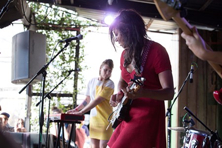 Levitation Review: La Luz, Omni