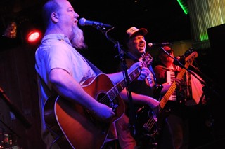 “Hiatus! Hiatus!” The Gourds Sunday night at Threadgill’s World Headquarters.