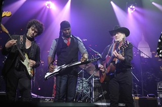 Texas Flood: (l-r) Doyle Bramhall II, Robert Randolph, and Willie Nelson putting on a grand finale Saturday, 4.26.14.