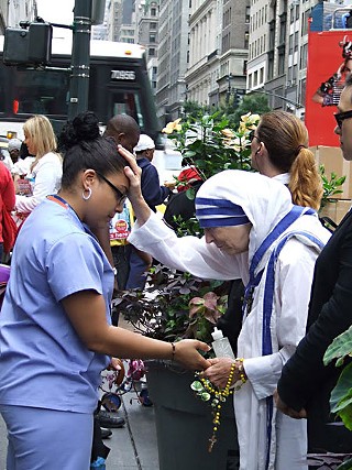 Linda Mary Montano as Mother Teresa in New York City, Aug. 25, 2010