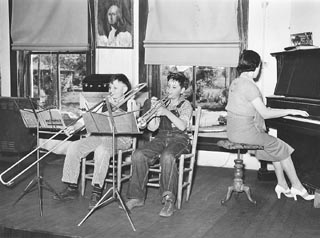Music lesson in grade school, San Augustine, Tex. April, 1939