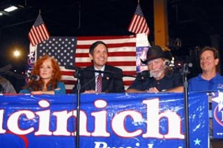 Bonnie Raitt, Dennis Kucinich, and Willie Nelson at the pre-concert press conference