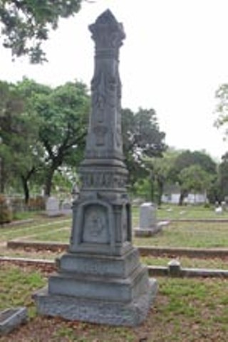The cast zinc grave of Robert and Mable Tumey