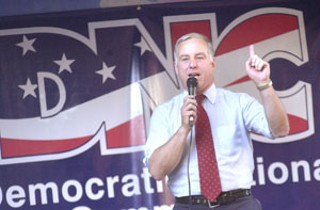 Democratic National Committee Chairman Howard Dean 
stopped by Scholz Garten Tuesday evening for a 
Grassroots Democracy Bond Event for area Democracy 
Bond holders, who donate a small, monthly sum to the 
national Democratic party. To find out more about 
Democracy Bonds, go to <a href=http://
www.democrats.org/democracybonds.html 
target=blank><b>www.democrats.org/
democracybonds.html</a></b>.