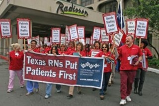 Two hundred registered nurses from around Texas marched on the state Capitol Tuesday to support HB 1707, the Texas Hospital Patient Protection Act of 2007. The bill, authored by Rep. Garnet Coleman, would set minimum nurse-to-patient staffing ratios, assure RNs the legal guarantee to serve as patient advocates, and strengthen whistle-blower protections for RNs who expose unsafe hospital conditions. The rally organizers, the National Nurses Organizing Committee, says that a 2002 <b>Journal of the American Medical Association</b> study found that for every patient above four assigned to a nurse, the mortality rate rises 7%.