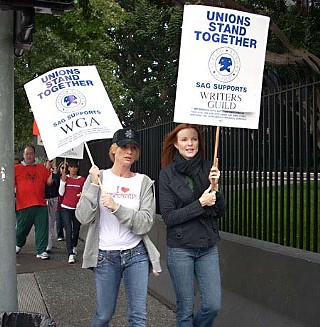 Cause célèbre: Desperate Housewives’ Nicollette Sheridan (l) and Marcia Cross picket in support of the 
Writers Guild of America.
<p>Photo courtesy of www.unitedhollywood.com