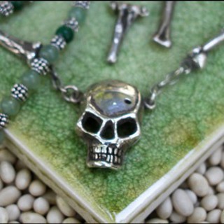 Skull necklace by Madame Misterioso