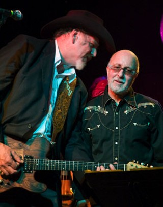 Ray Benson (l) and Paul Shaffer