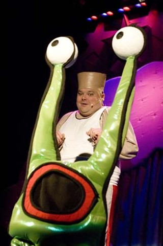 Hi How Are You?: Joe Boxer (Kyle Sturdivant) is greeted by Jeremiah the frog