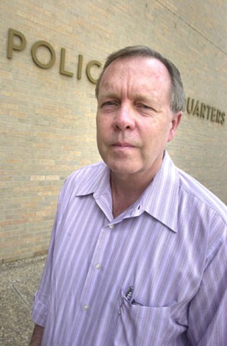APD Cmdr. Larry Oliver