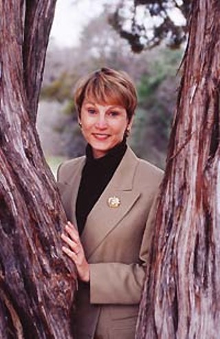 Mandy Dealey