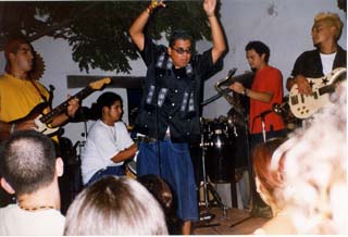 No sleep until <i>la madrugada</i>: La Verbena Popular