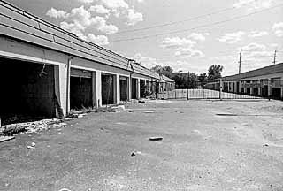 Abandoned self-storage on East Ben White