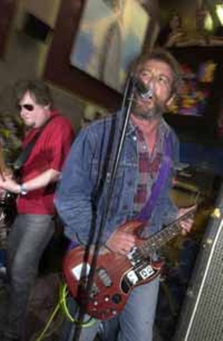 Ron Asheton (l) and Mike Watt (r)