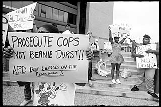 Cedar Avenue protest outside APD headquarters, 1995