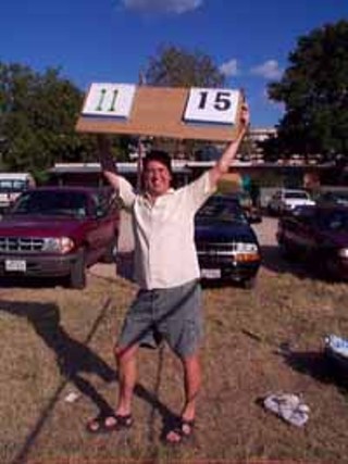 Lee Hillbilly Nichols keeps score.