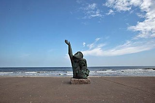 Sculptor David W. Moore's 1900 Storm Memorial was dedicated in 2000 on the 100th anniversary of that calamity; uplifting and vital today, it commemorates one year since Hurricane Ike.
