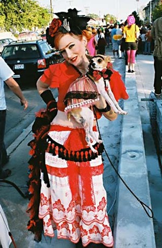 Nothing says Día de los Muertos like Frida Kahlo and chihuahuas (as Kahlo, Jorie Lodés, aka Cardinal Cyn – 2008 Best of Austin Critics Pick).