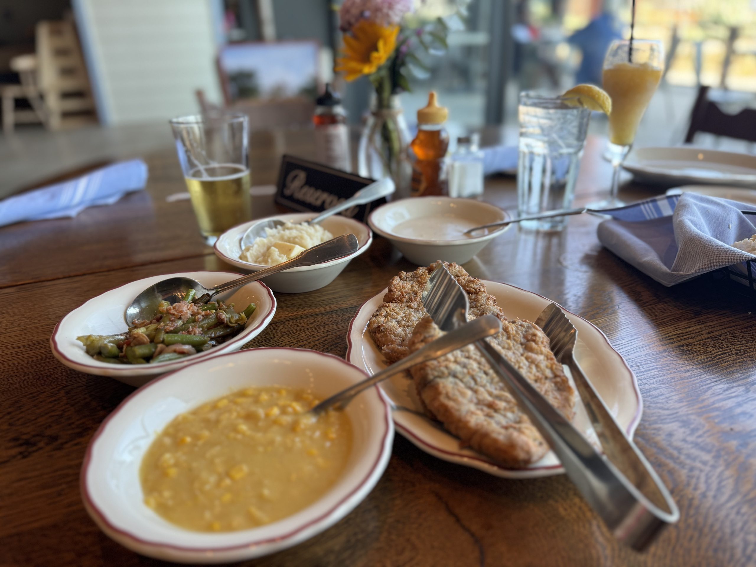 First Look: Roxie’s in Buda